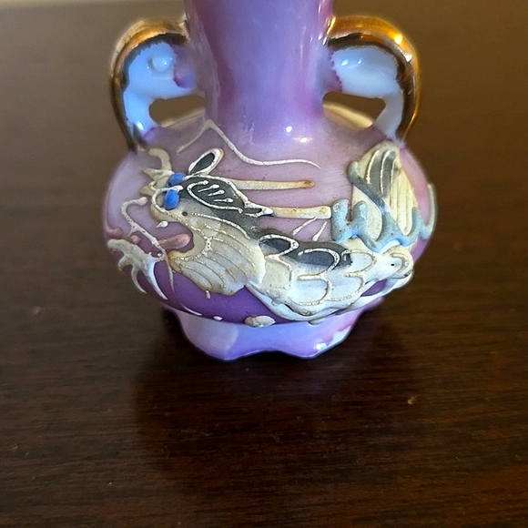 Vintage Japanese Moriage Dragonware Miniature Vase Grand Ole Opry Souvenir - Picture 1 of 5